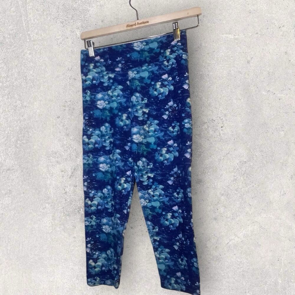 New Without Tag Blue Floral Athletic Legging Size Large/XL Super soft